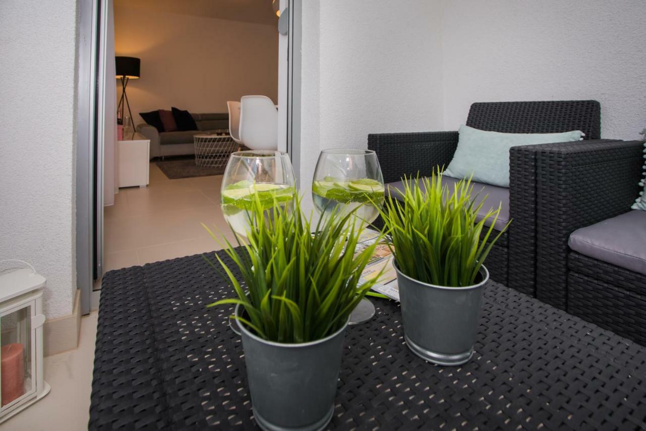 Apartment Luni Primošten Exterior foto